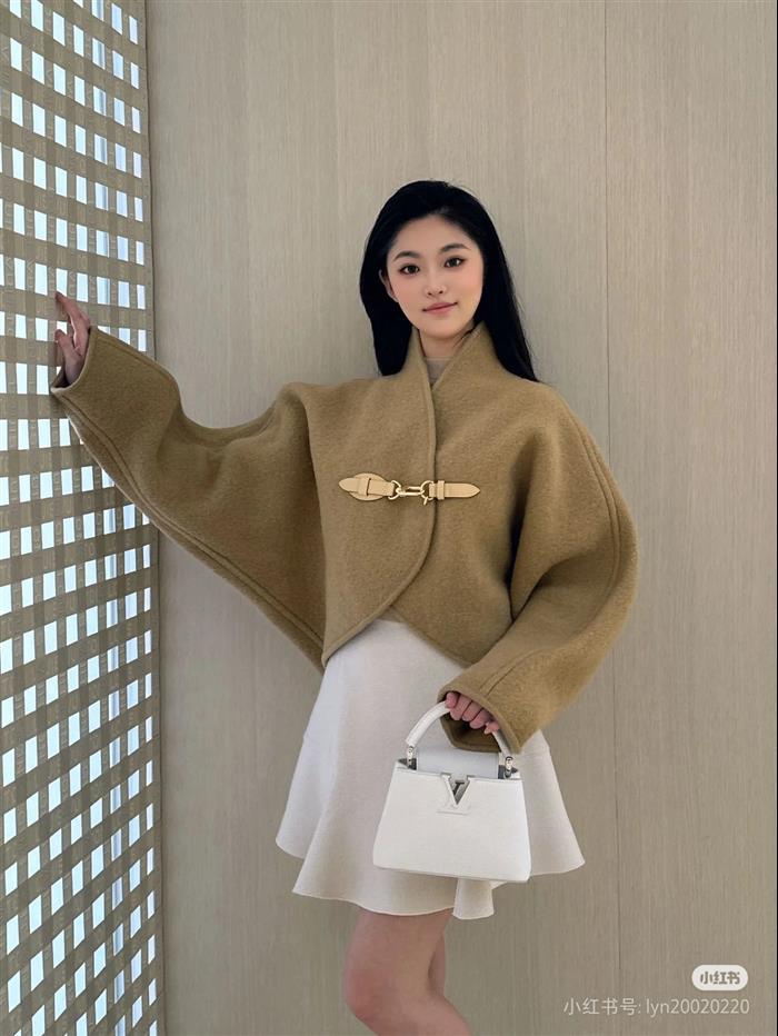 2026116115931159 100